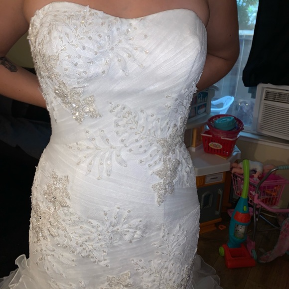 Strapless Mermaid Bridal Gown size 4 soft white - Picture 4 of 11